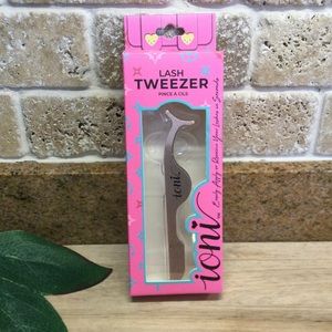 3/$20 - New Ioni Lash Tweezer